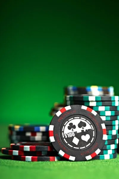 bdhoki platform interface showing live-dealer tables, sportsbook, and slot games